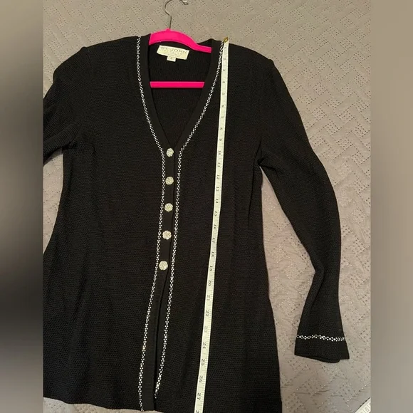 St. John Black Top - Picture 2 of 12